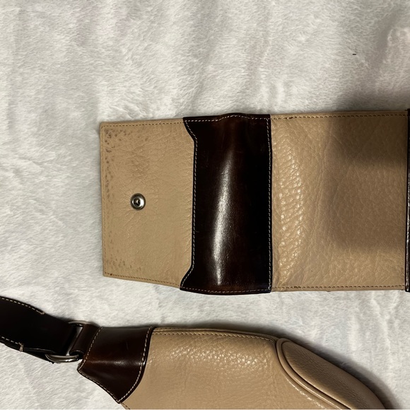 Dooney and Bourke - Picture 5 of 9